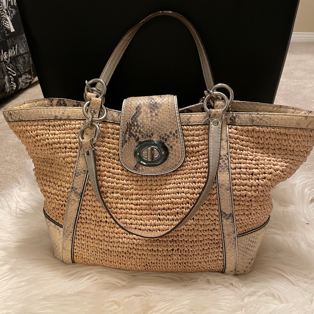STRAW SUMMER COACH BAG